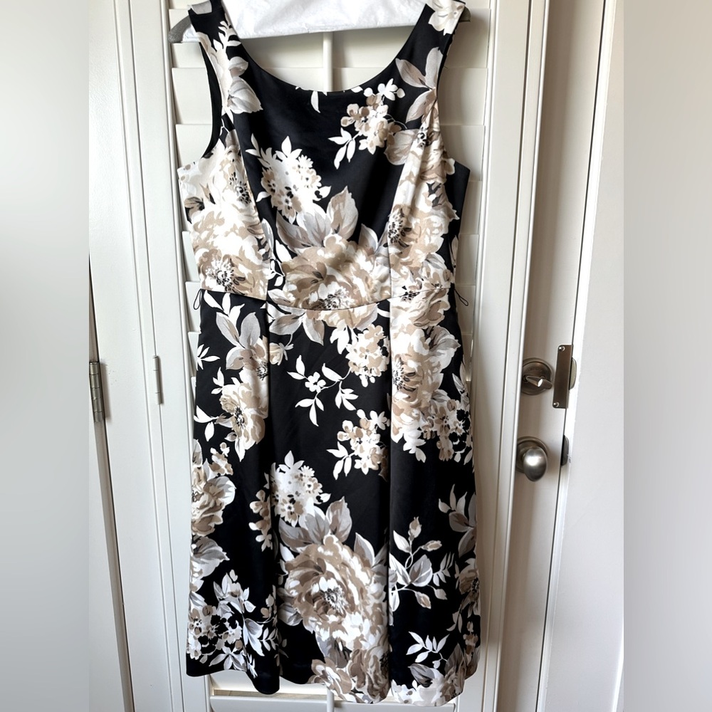 WHBM Floral Print, Sleeveless dress, Size 10